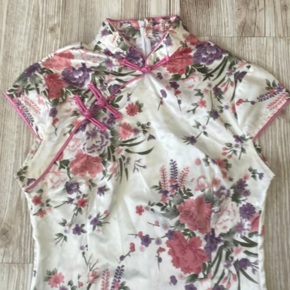 Silk vintage floral night gown - Picture 2 of 5